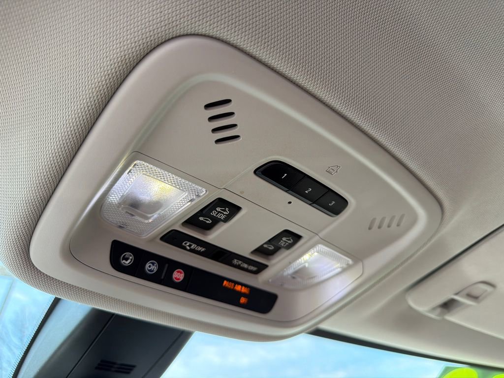Used 2018 Chevrolet Traverse High Country image 36