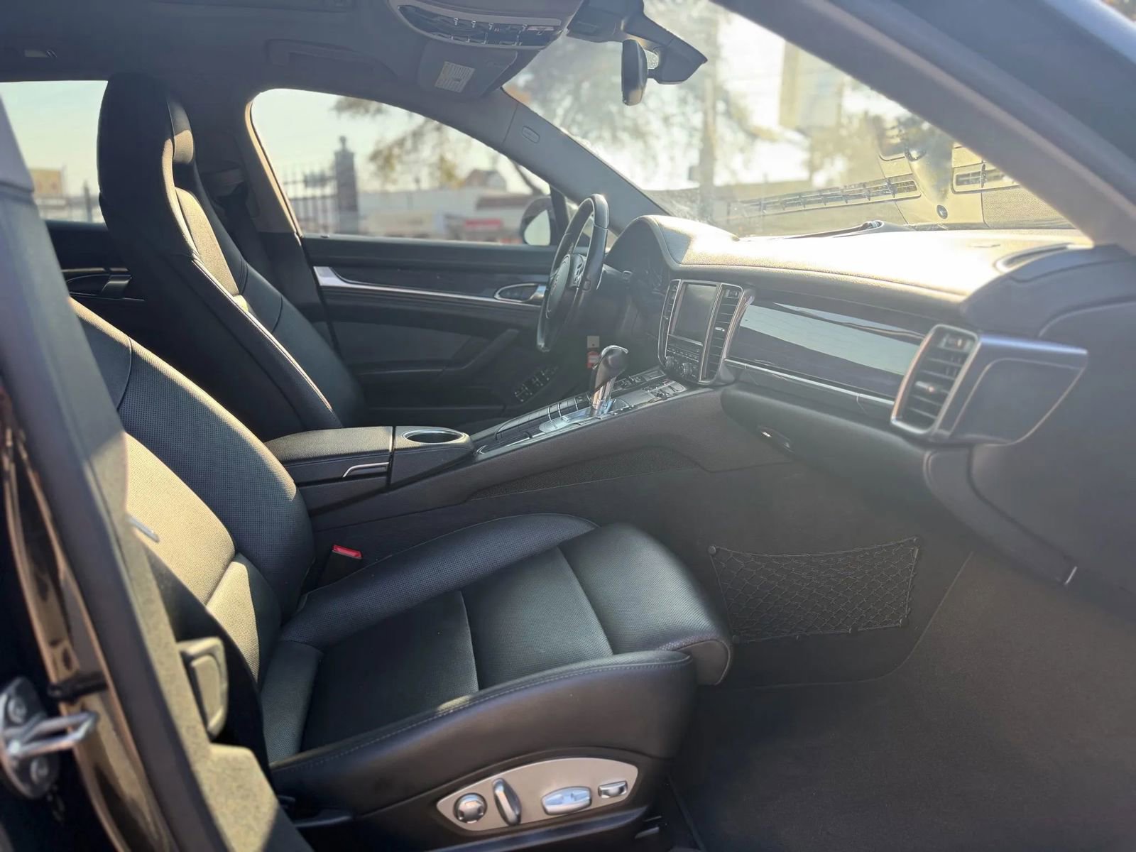 Used 2014 Porsche Panamera 4 w/ Premium Package image 11