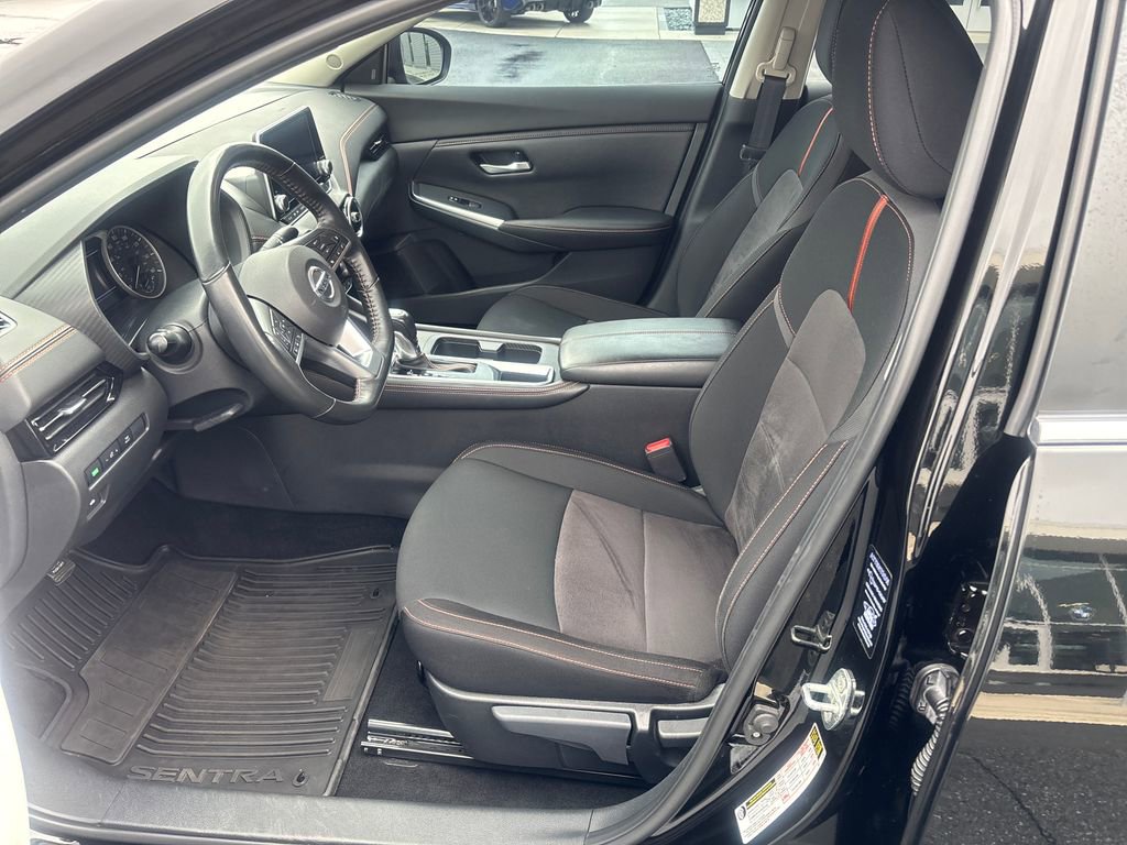 Used 2022 Nissan Sentra SR w/ Midnight Edition FWD image 10