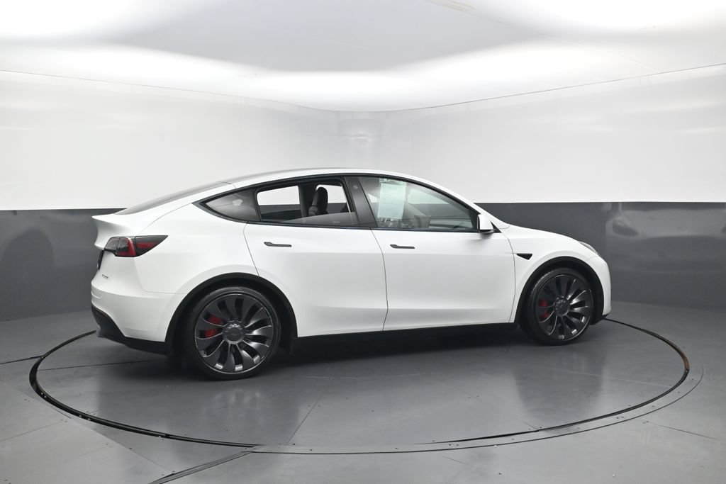 Used 2023 Tesla Model Y Performance AWD/4WD image 3