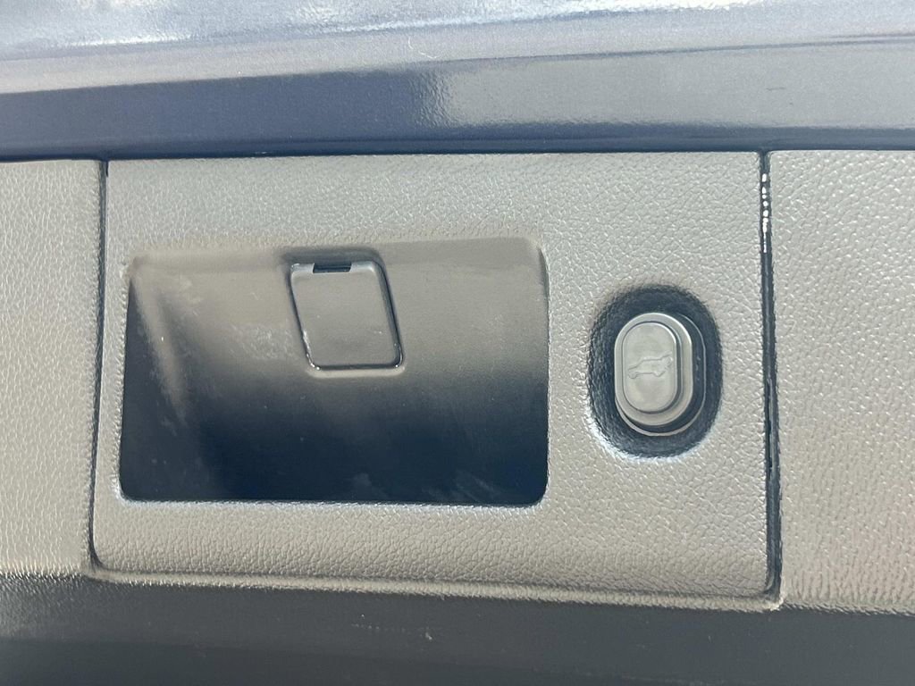 Used 2018 Chevrolet Tahoe LT AWD/4WD image 15