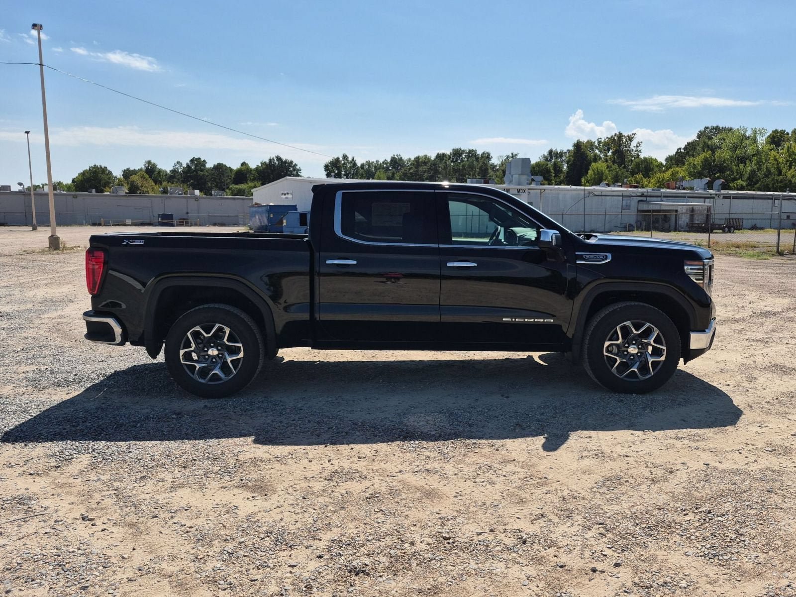 New 2026 GMC Sierra 1500 SLT AWD/4WD image 7