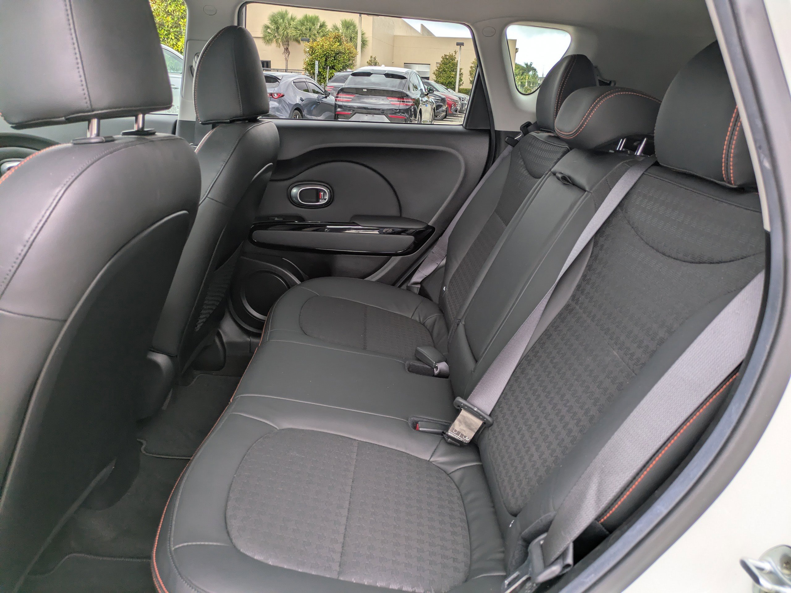 Used 2017 Kia Soul ! FWD image 12