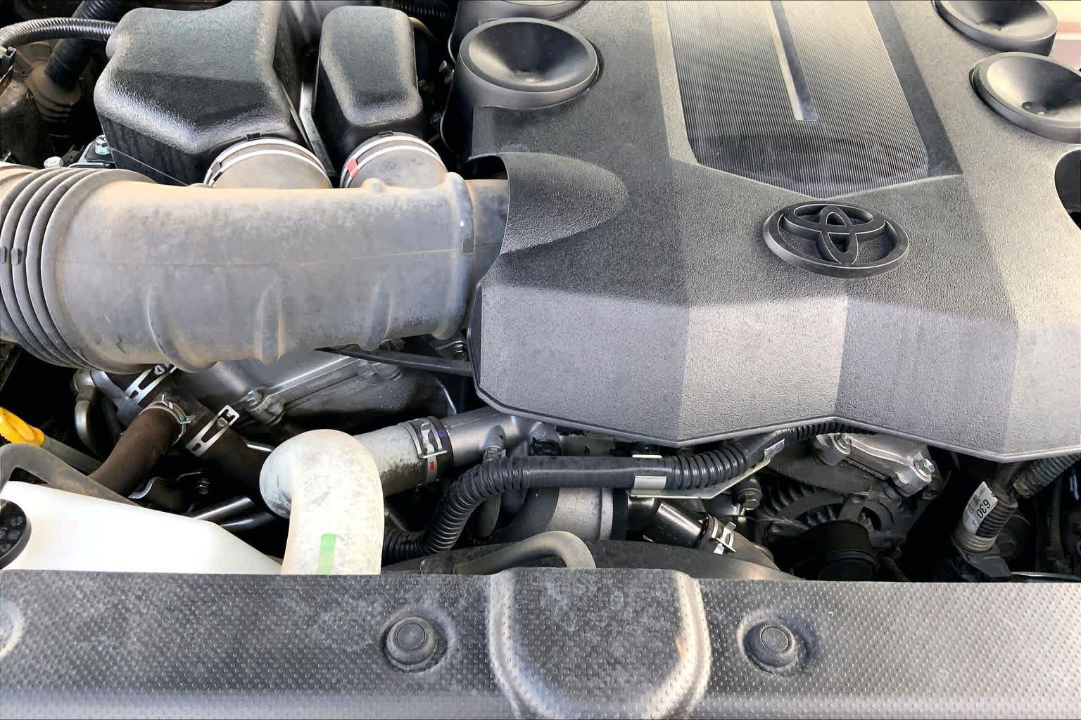 Used 2016 Toyota 4Runner SR5 Premium AWD/4WD image 33