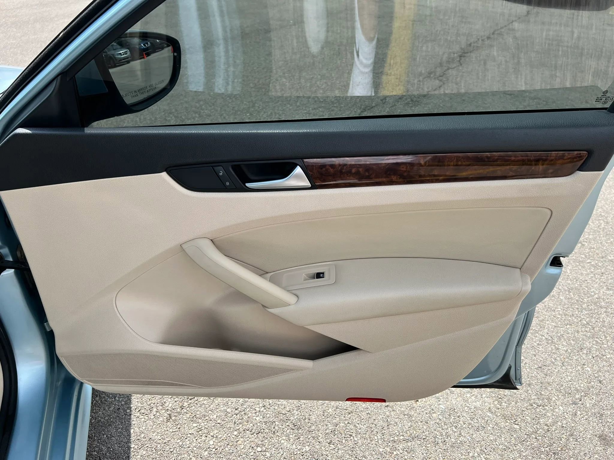 Used 2012 Volkswagen Passat TDI SEL Premium FWD image 21