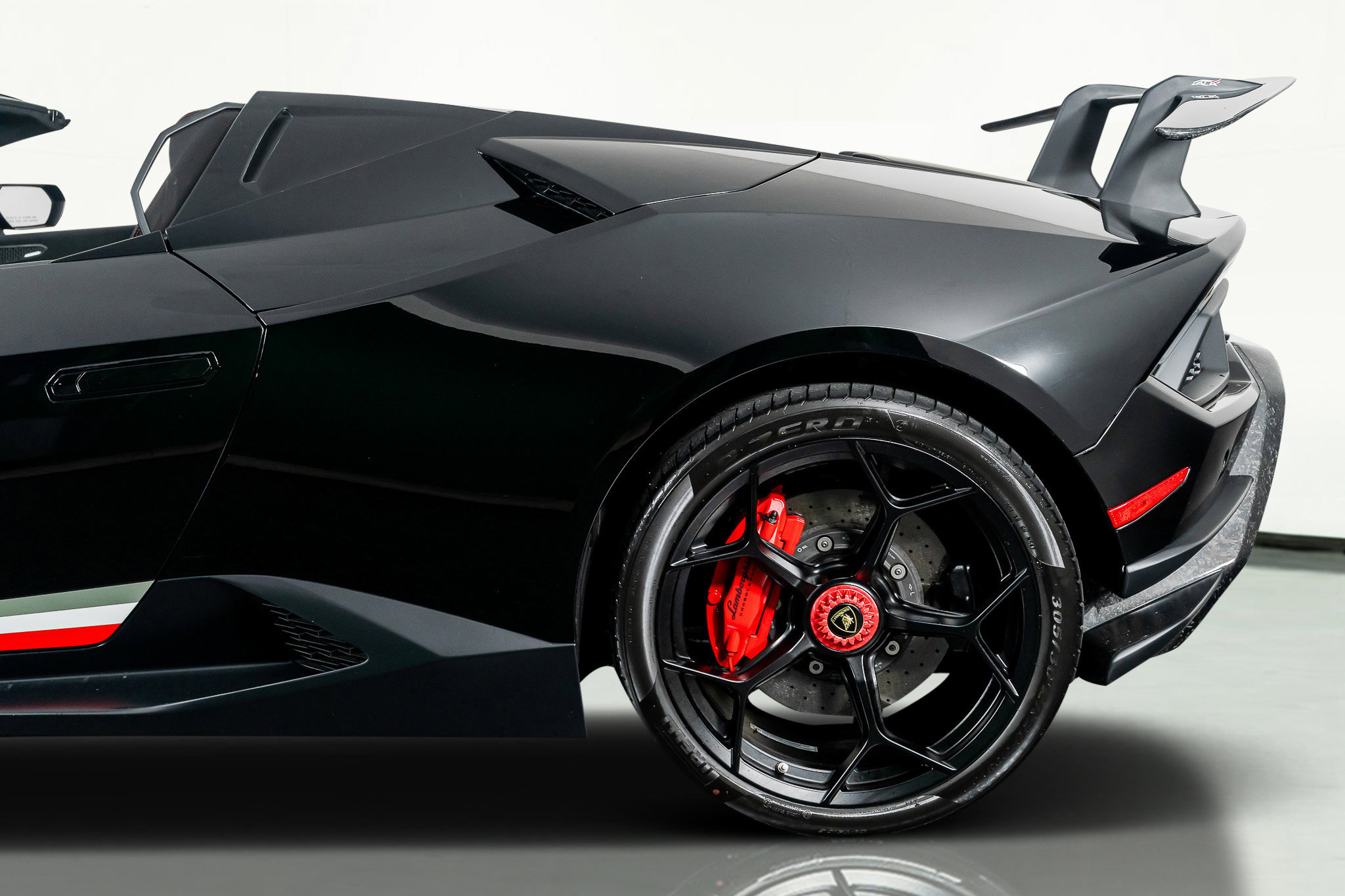 Used 2018 Lamborghini Huracan Performante image 18