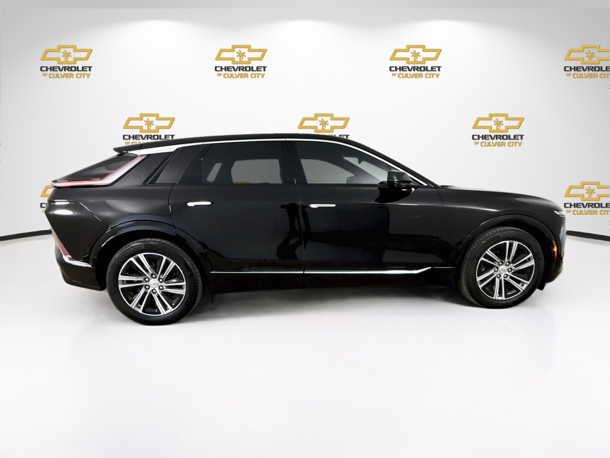 Used 2024 Cadillac Lyriq Luxury RWD image 9