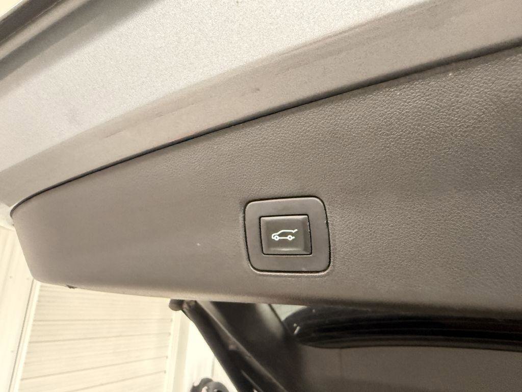 Used 2021 Chevrolet TrailBlazer RS w/ Sun and Liftgate Package AWD/4WD image 31