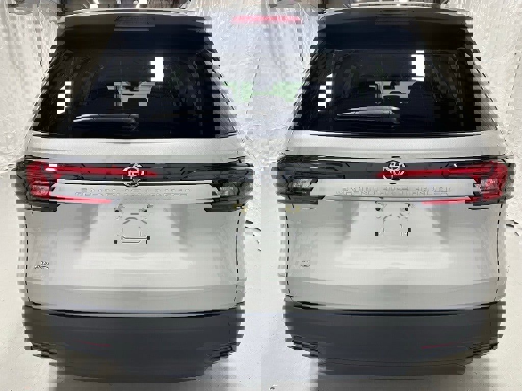 Used 2025 Toyota Grand Highlander AWD image 6