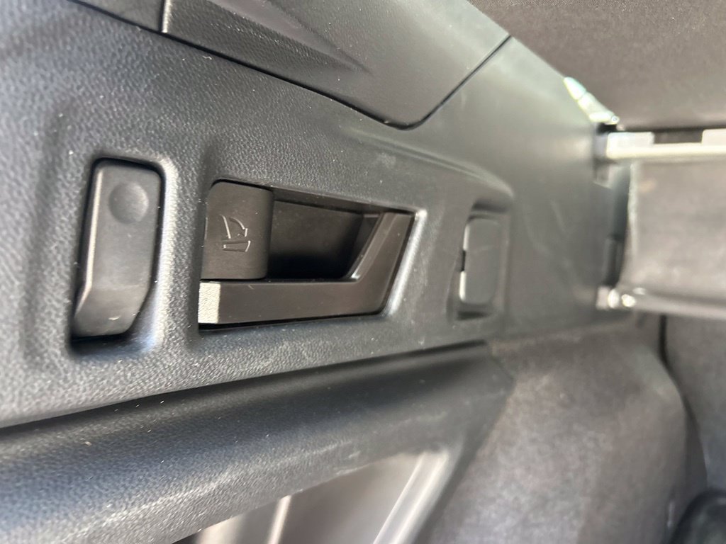 Used 2025 Subaru Outback Premium AWD/4WD image 39