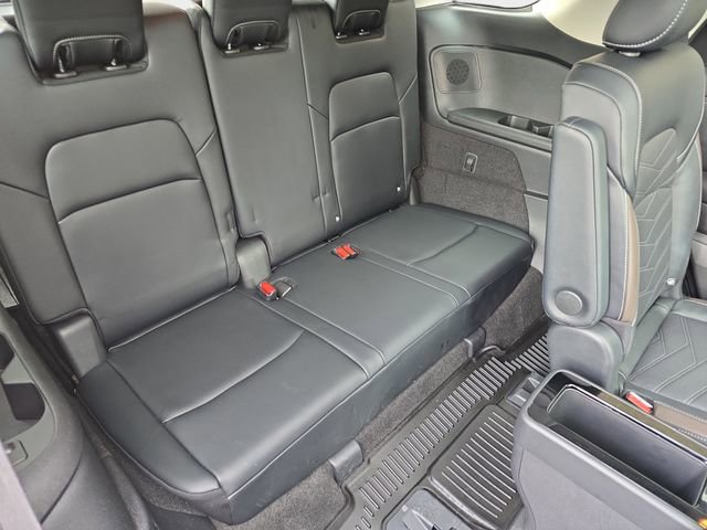 Used 2024 Nissan Pathfinder Platinum AWD/4WD image 16