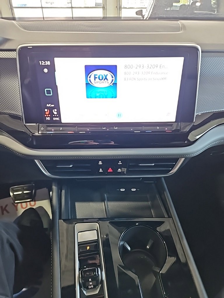 Used 2024 Volkswagen Atlas Cross Sport SEL R-Line image 31