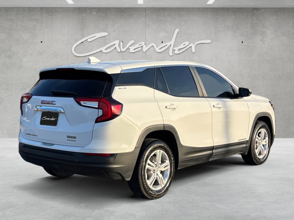 Used 2022 GMC Terrain SLE image 16