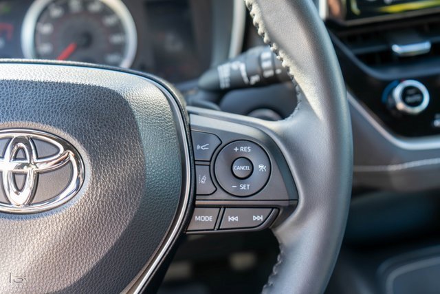 Used 2022 Toyota Corolla SE w/ SE Preferred Package image 27
