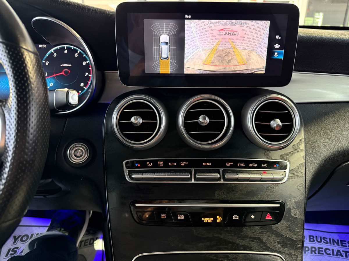 Used 2022 Mercedes-Benz GLC 300 4MATIC w/ AMG Line image 41