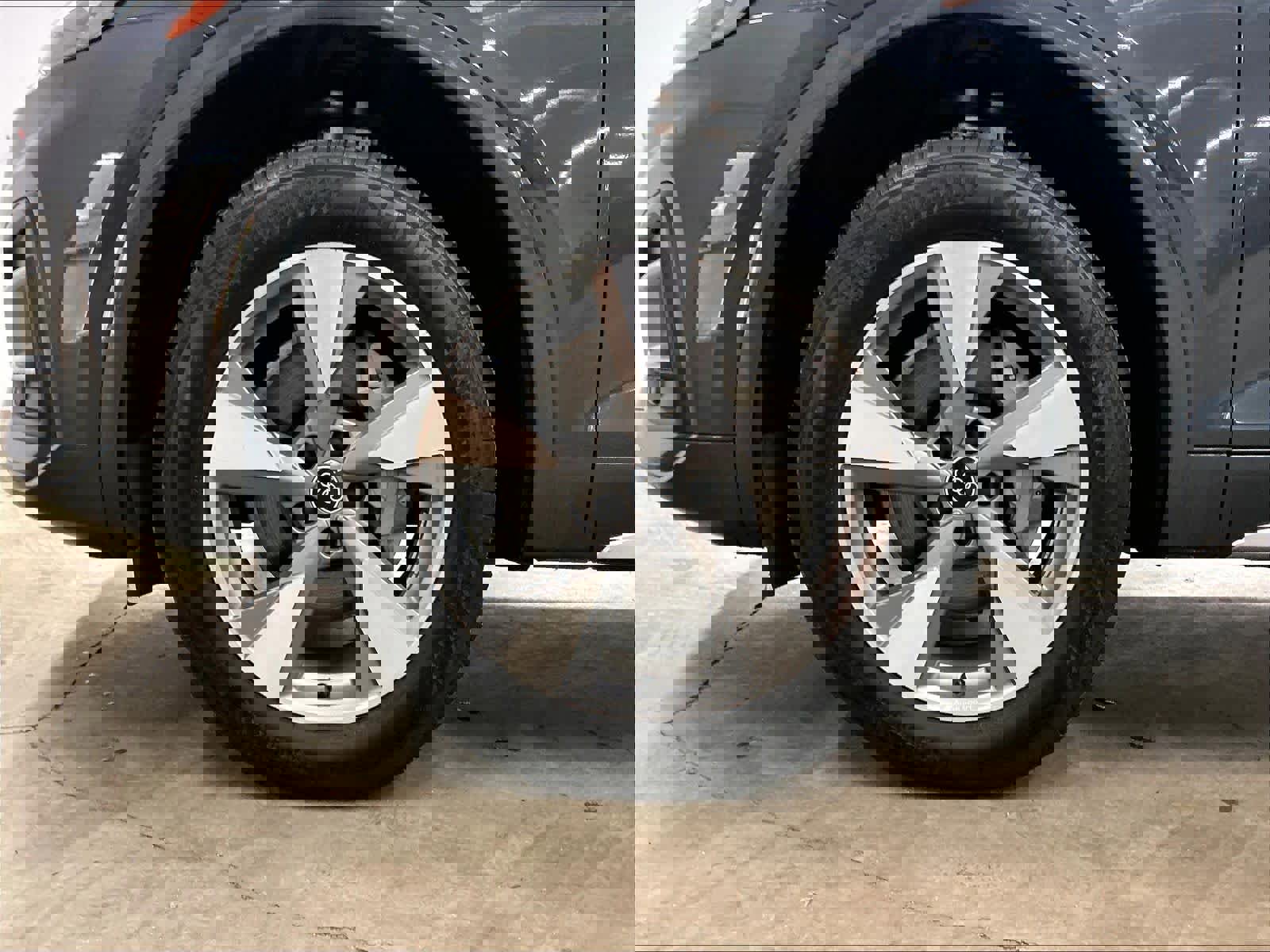 Used 2023 Audi Q5 2.0T Premium w/ Convenience Package image 12