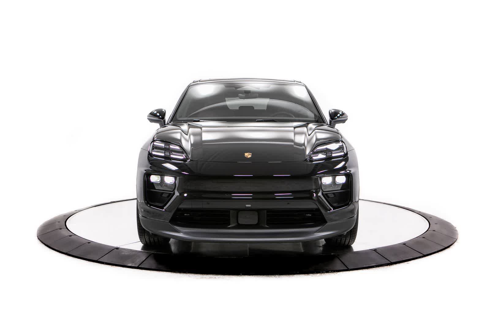 New 2026 Porsche Macan Electric RWD image 10