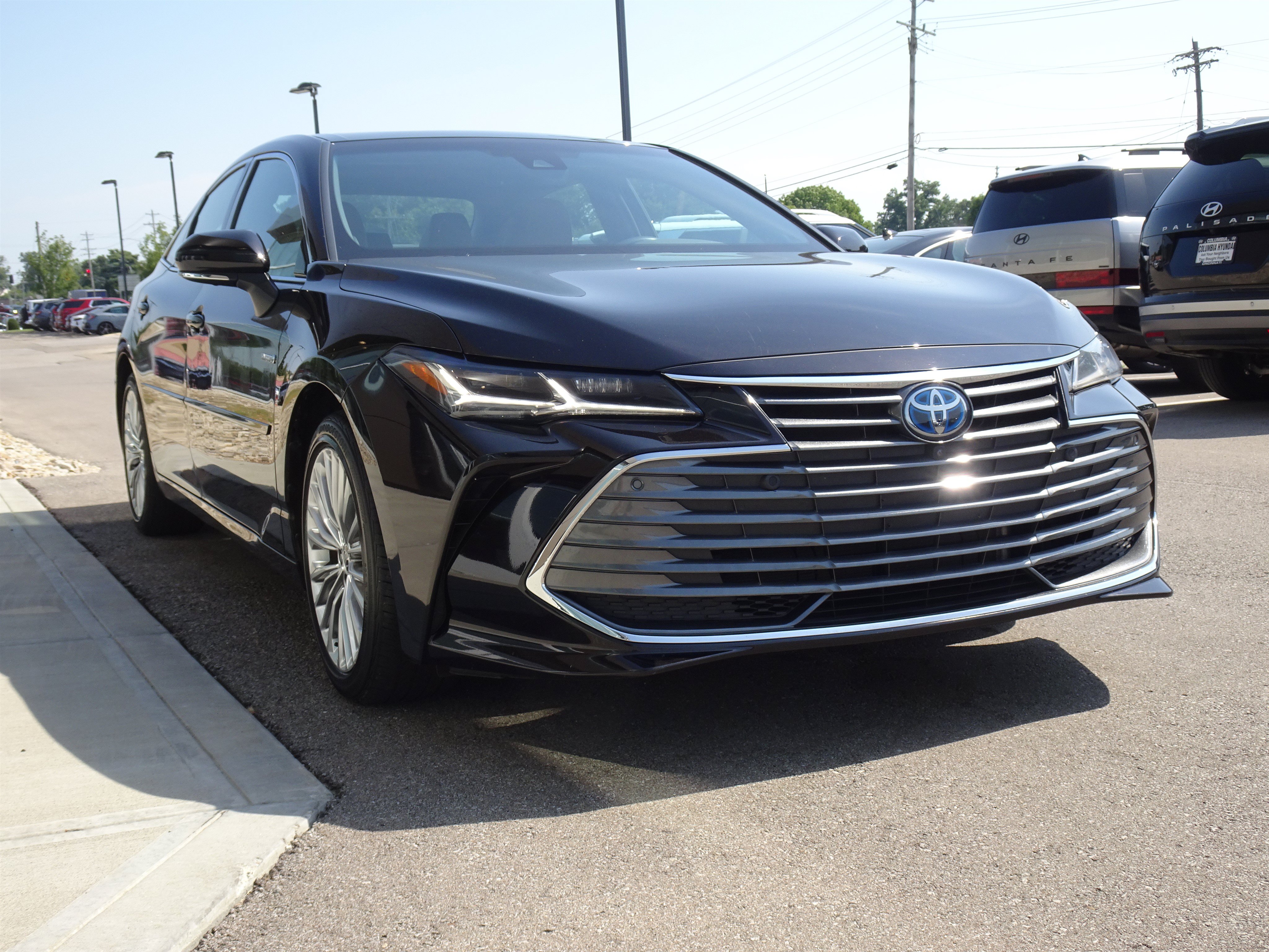 Used 2020 Toyota Avalon Limited w/ Advanced Safety Package FWD image 6