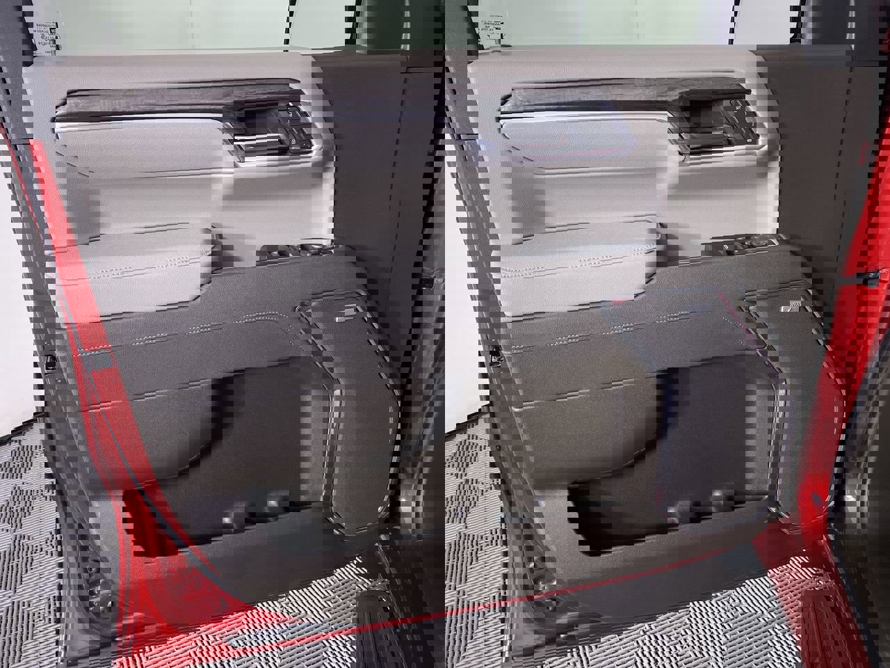 Certified 2025 Chevrolet Silverado 1500 LTZ image 12