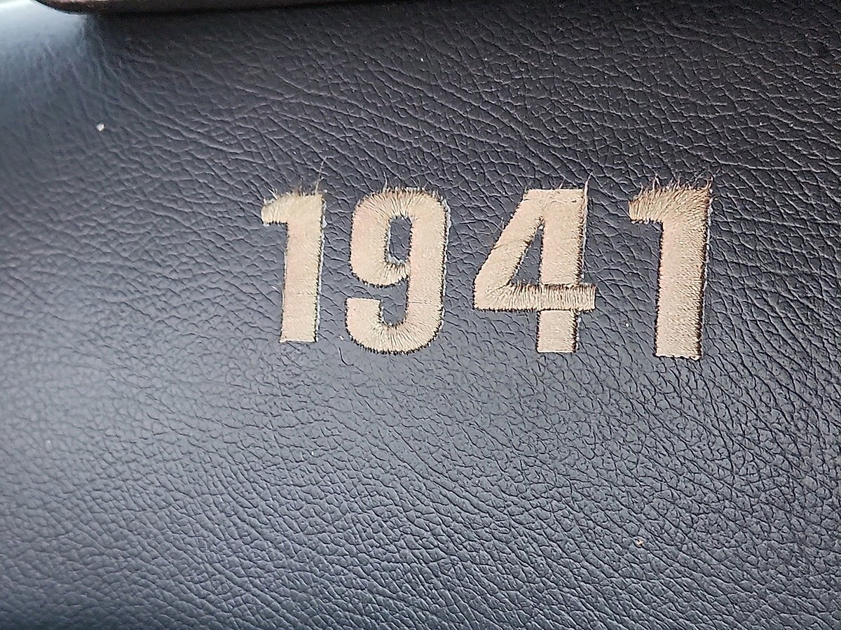 Used 2011 Jeep Wrangler Unlimited Rubicon w/ Connectivity Group image 9