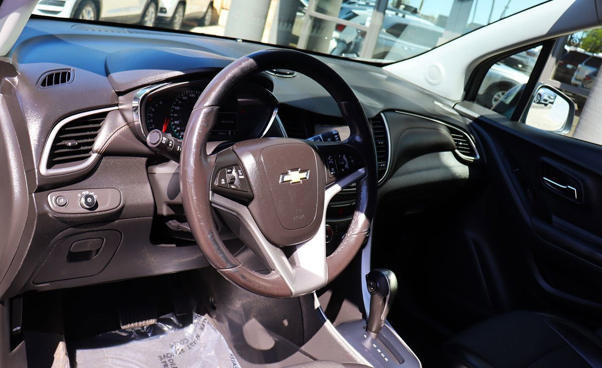 Used 2022 Chevrolet Trax LT w/ LT Convenience Package AWD/4WD image 37