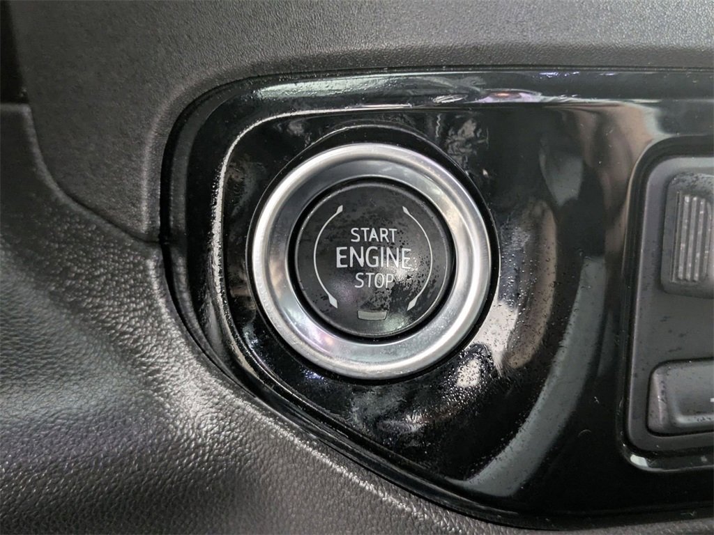 Used 2025 Chevrolet Silverado 1500 LT image 18