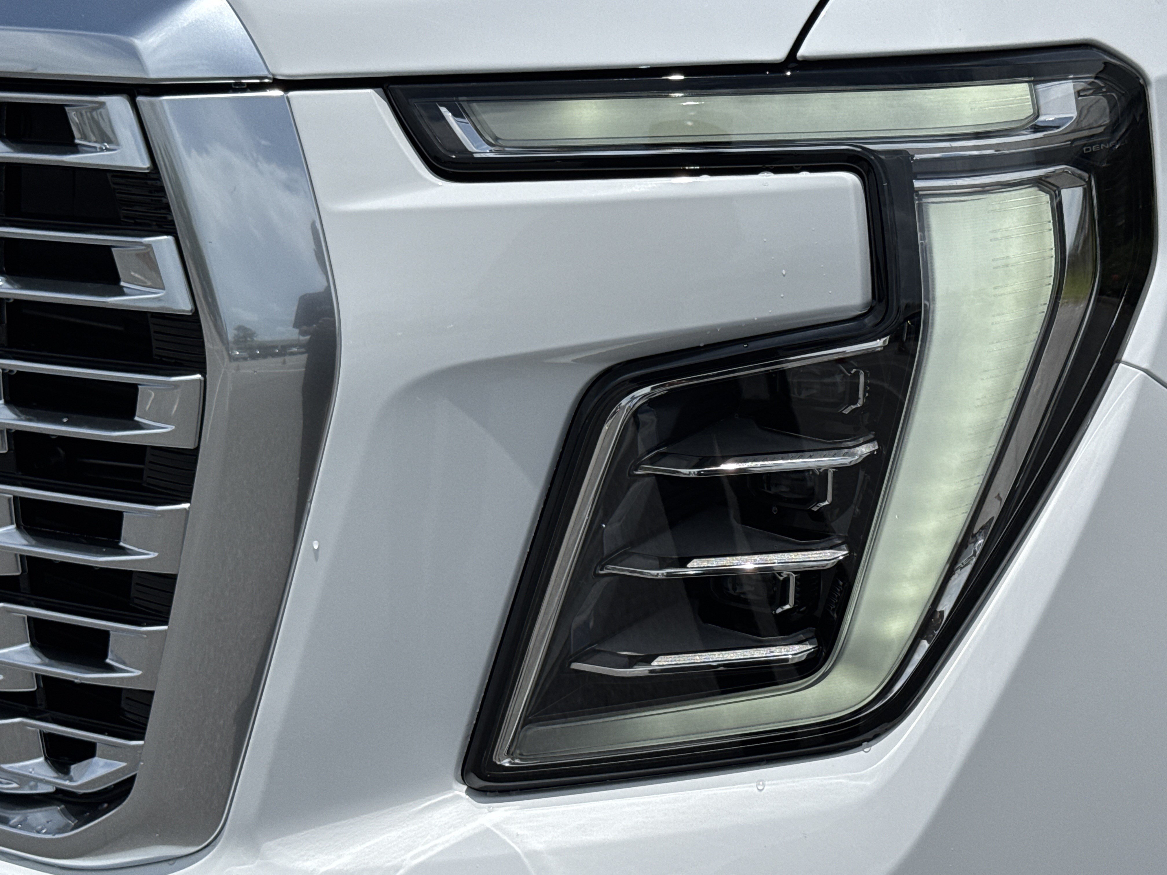 New 2026 GMC Yukon XL Denali AWD/4WD image 6