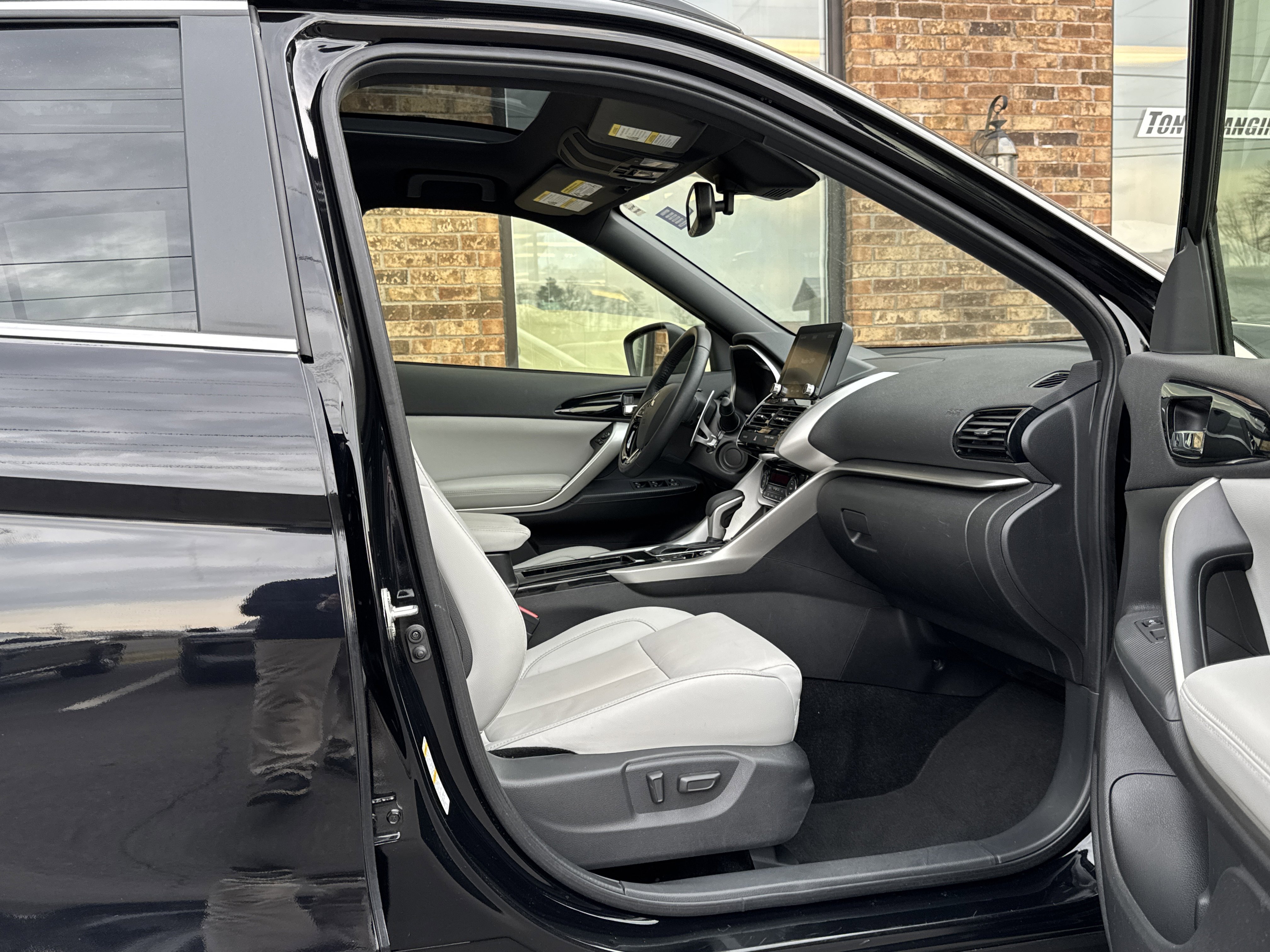 Used 2024 Mitsubishi Eclipse Cross SEL image 14