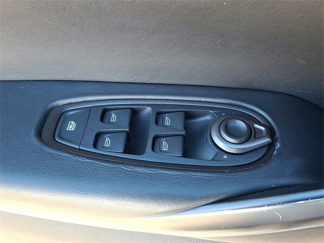 Used 2021 Aston Martin DBX image 21