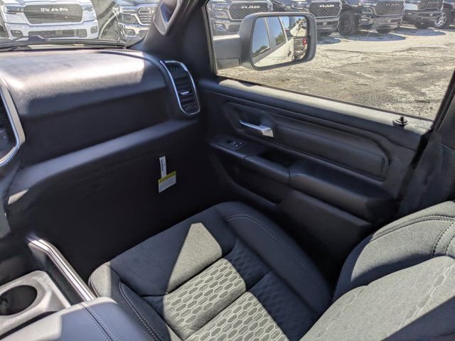 New 2026 RAM 1500 Express AWD/4WD image 17