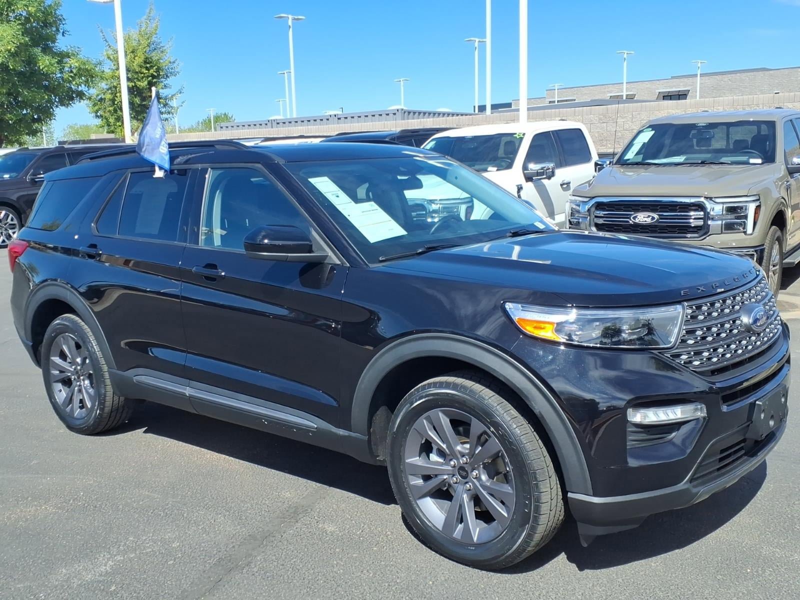 Certified 2022 Ford Explorer XLT w/ Equipment Group 202A AWD/4WD image 1
