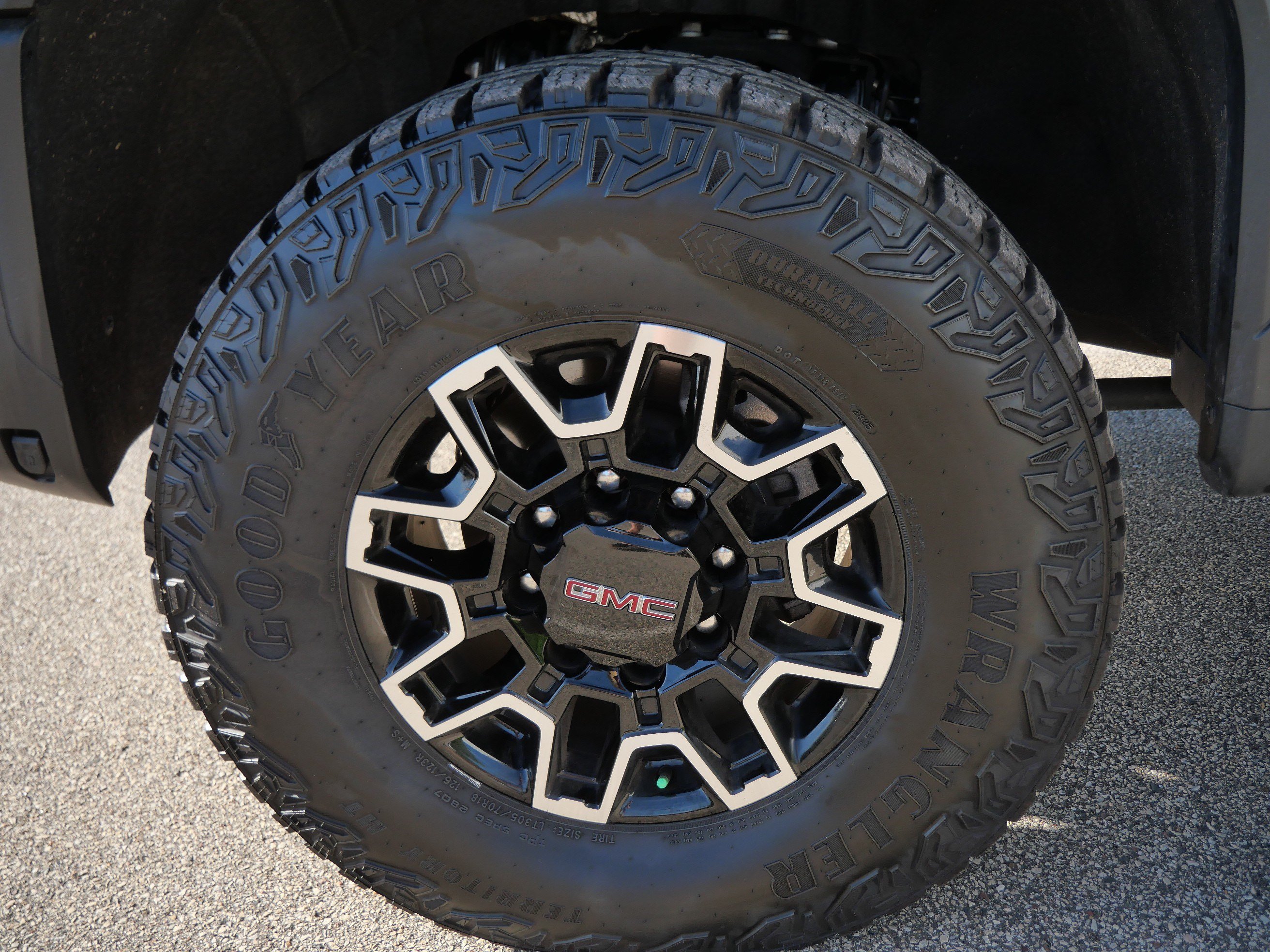 Used 2026 GMC Sierra 2500 AT4X AWD/4WD image 15