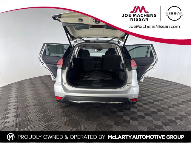 Certified 2020 Nissan Rogue SV image 15