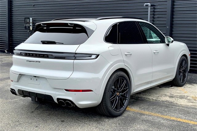 New 2025 Porsche Cayenne GTS image 10