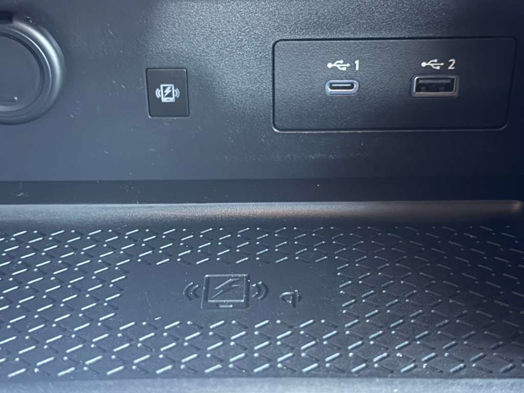 Used 2022 Nissan Pathfinder Platinum w/ Cargo Package image 36