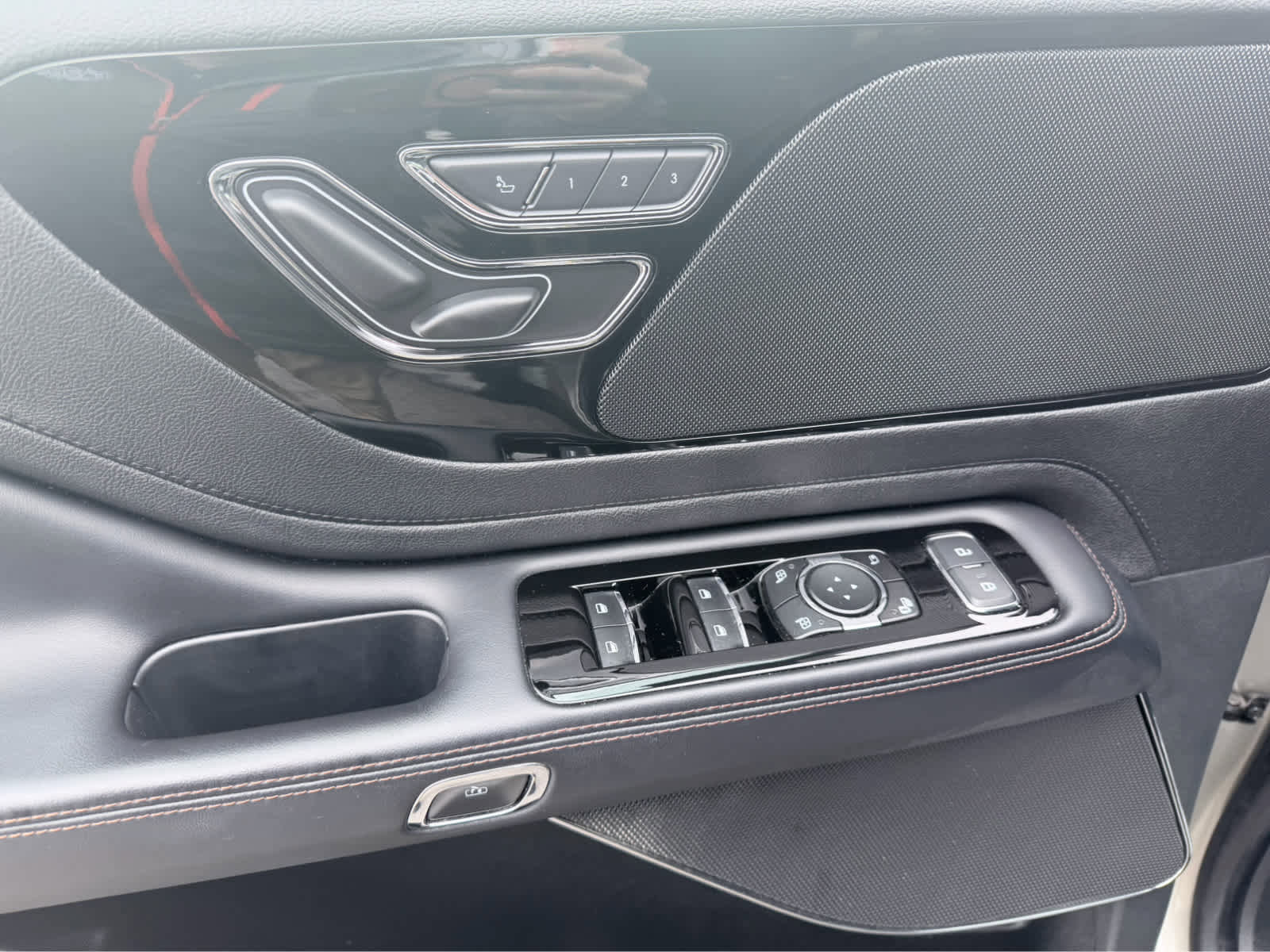 Used 2023 Lincoln Aviator AWD image 18