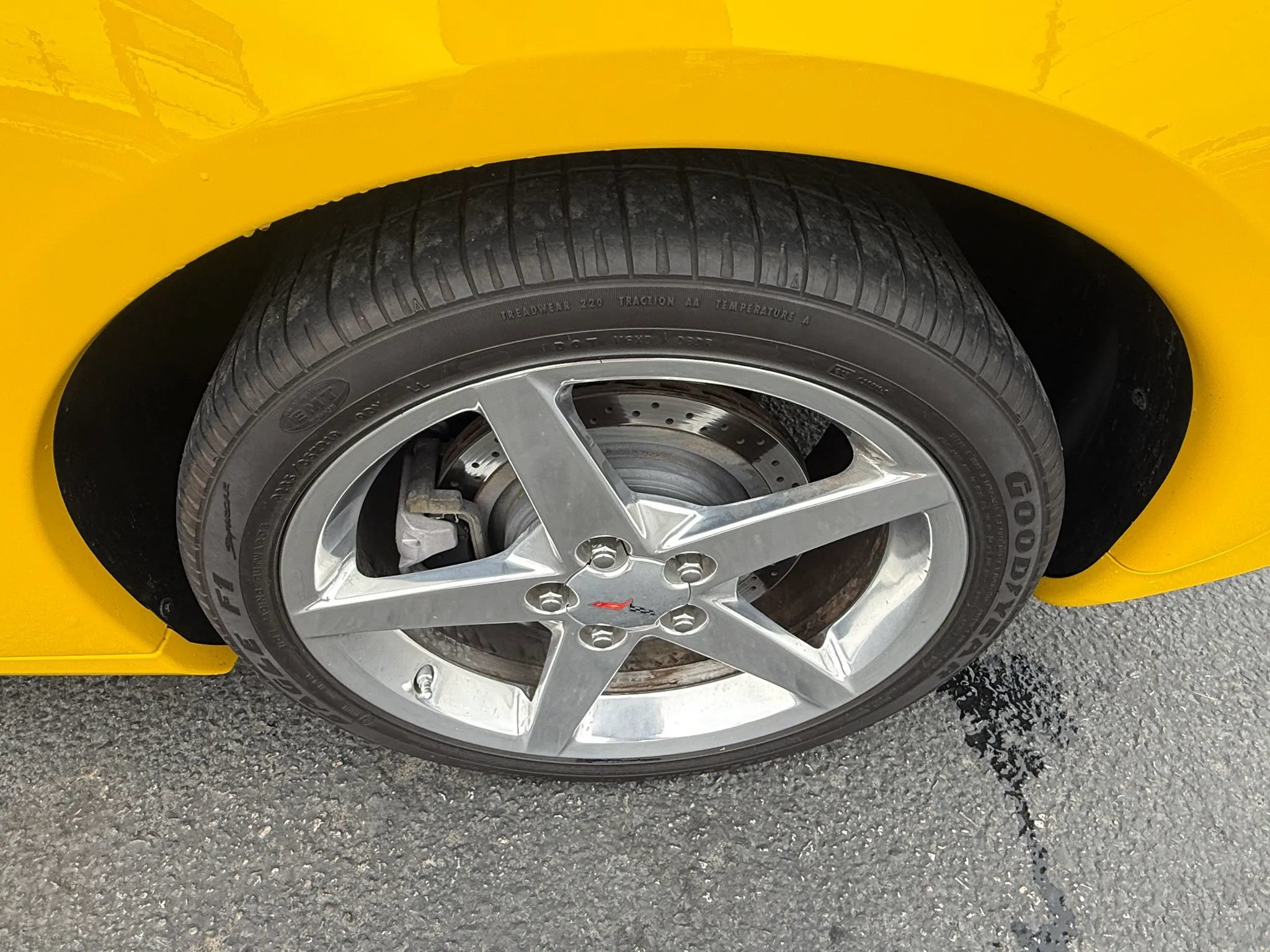 Used 2006 Chevrolet Corvette Convertible w/ Preferred Equipment Group RWD image 16