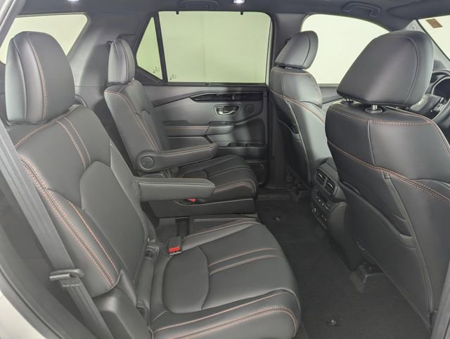 Used 2025 Honda Pilot TrailSport image 20