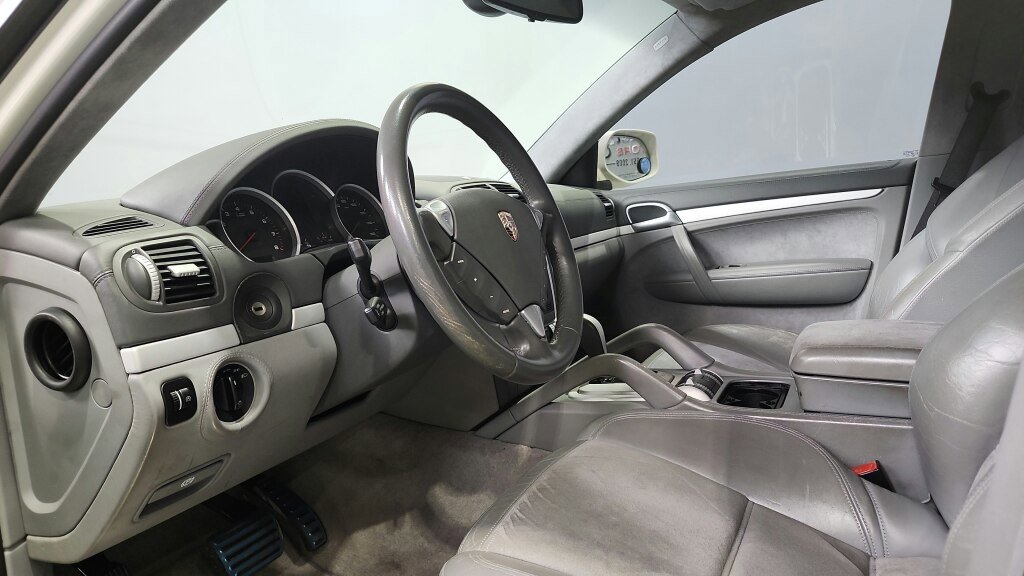 Used 2008 Porsche Cayenne GTS AWD/4WD image 13