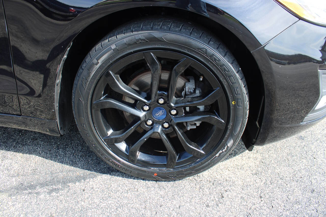 Used 2020 Ford Fusion SE w/ Equipment Group 151A image 15