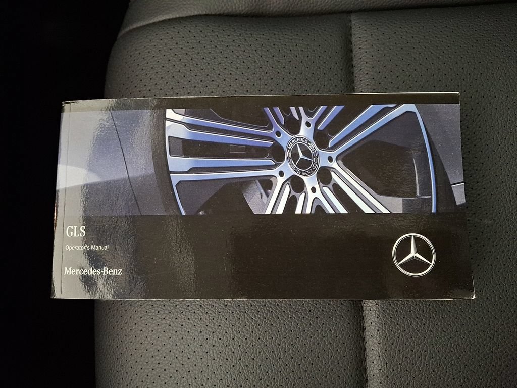 Used 2024 Mercedes-Benz GLS 450 4MATIC image 27