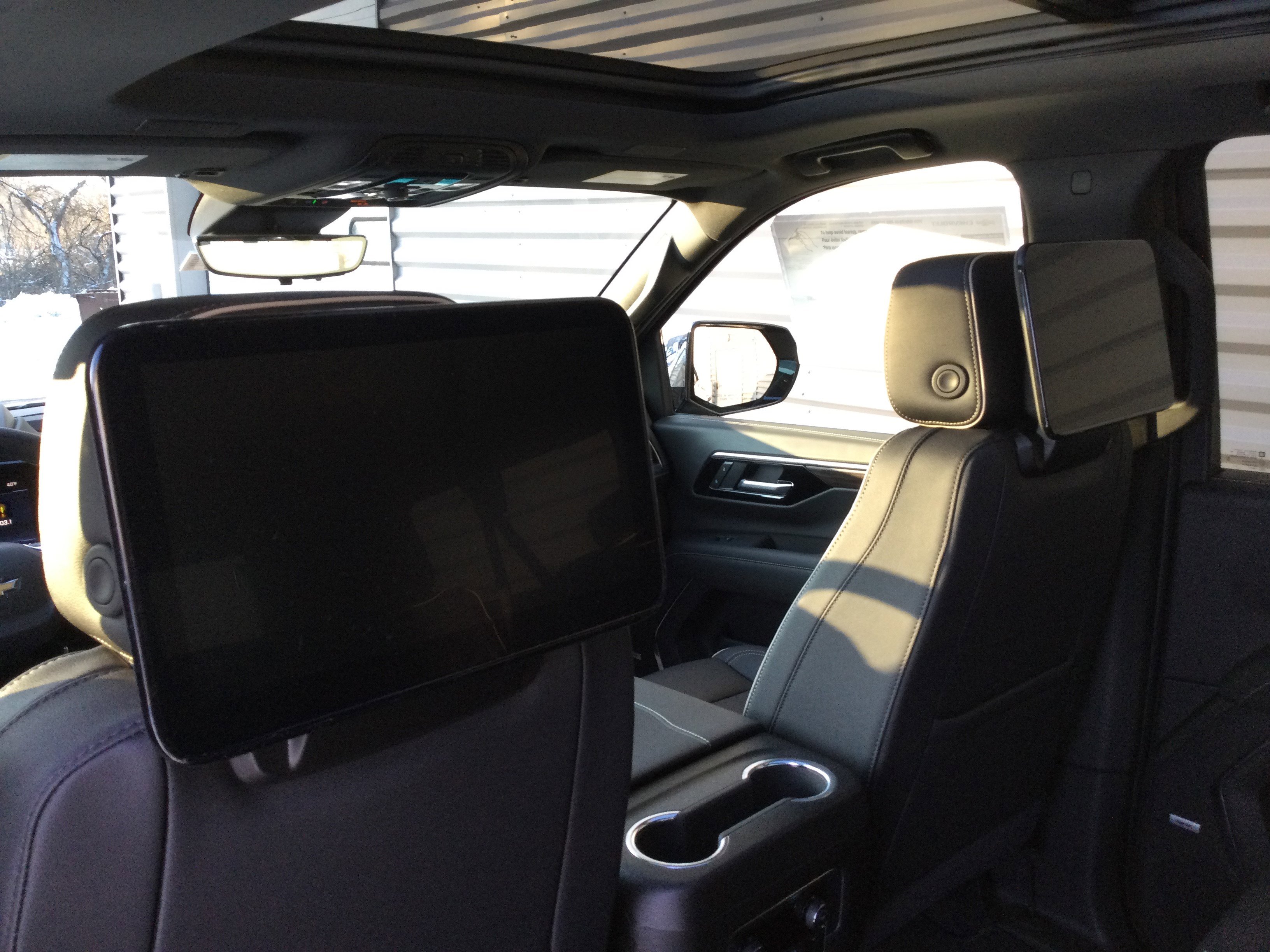 New 2026 Chevrolet Suburban Premier image 8