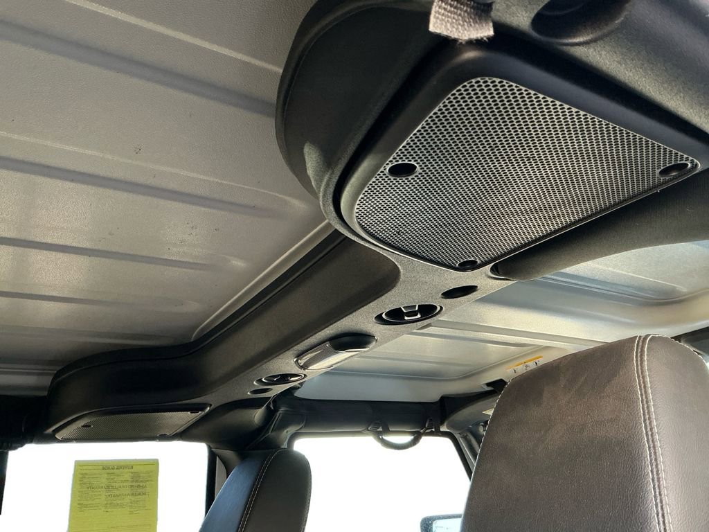 Used 2017 Jeep Wrangler Unlimited Rubicon image 21