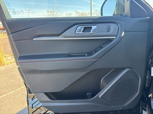 Used 2025 Ford Explorer ST-Line w/ ST-Line Street Pack AWD/4WD image 10