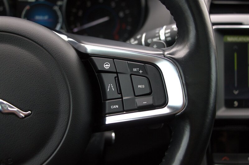 Used 2020 Jaguar F-PACE Prestige AWD/4WD image 28