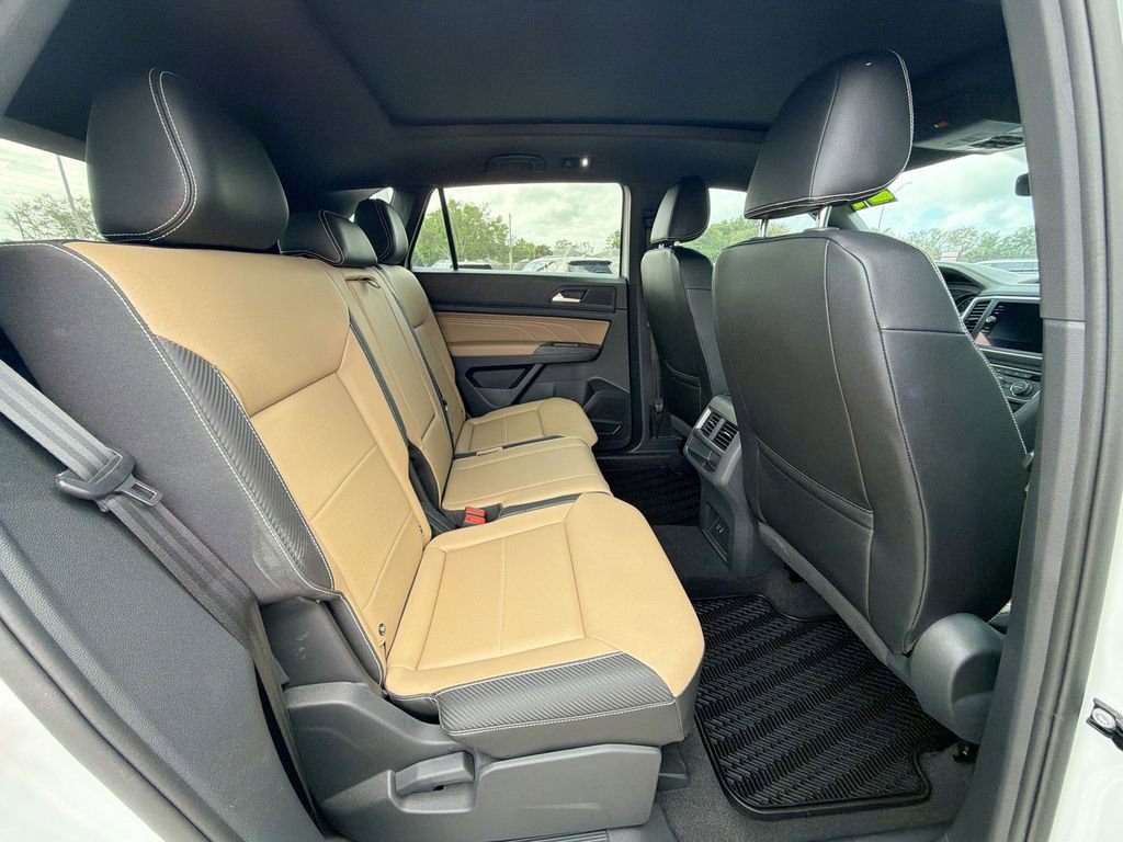 Used 2021 Volkswagen Atlas Cross Sport SE w/ Panoramic Sunroof Package FWD image 12