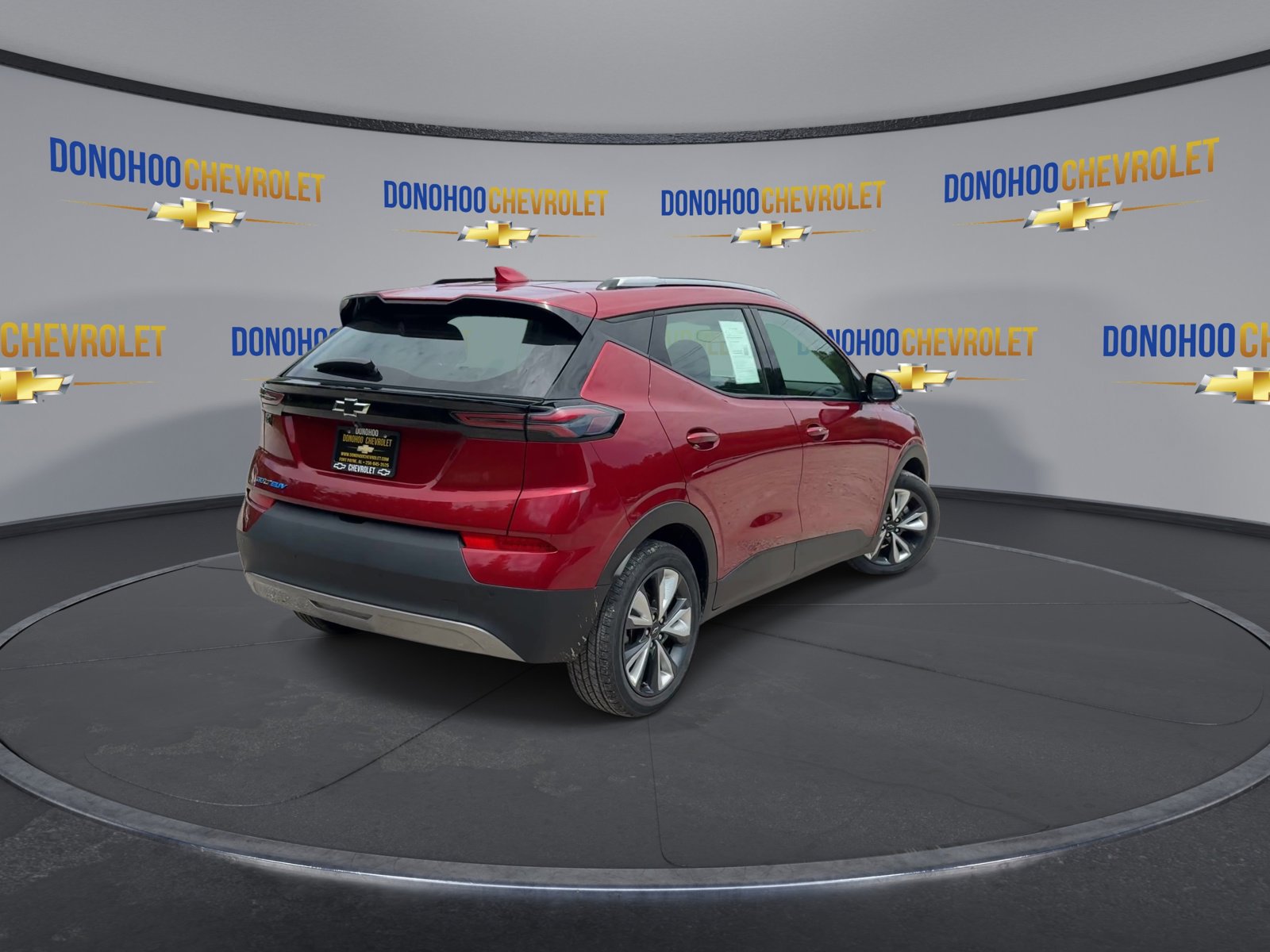 Used 2022 Chevrolet Bolt EUV LT w/ Convenience Package FWD image 11
