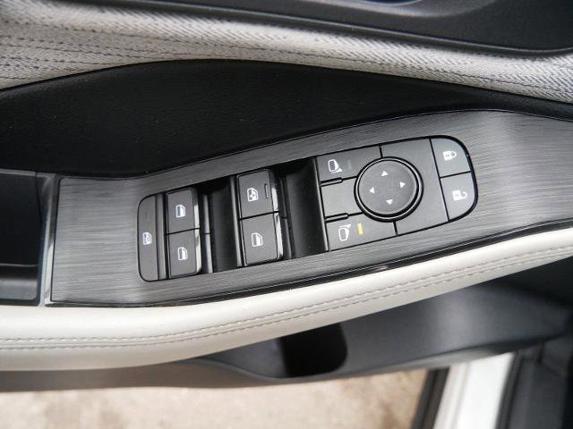 Certified 2023 Nissan Rogue SV image 16