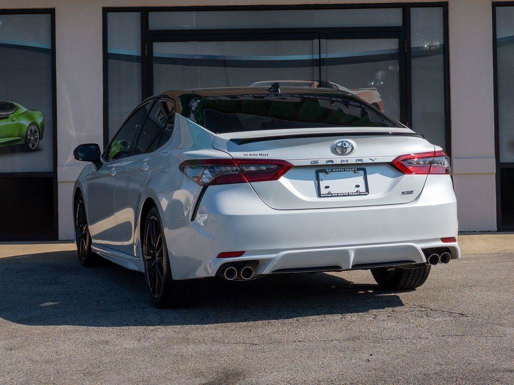 Used 2022 Toyota Camry XSE FWD image 4