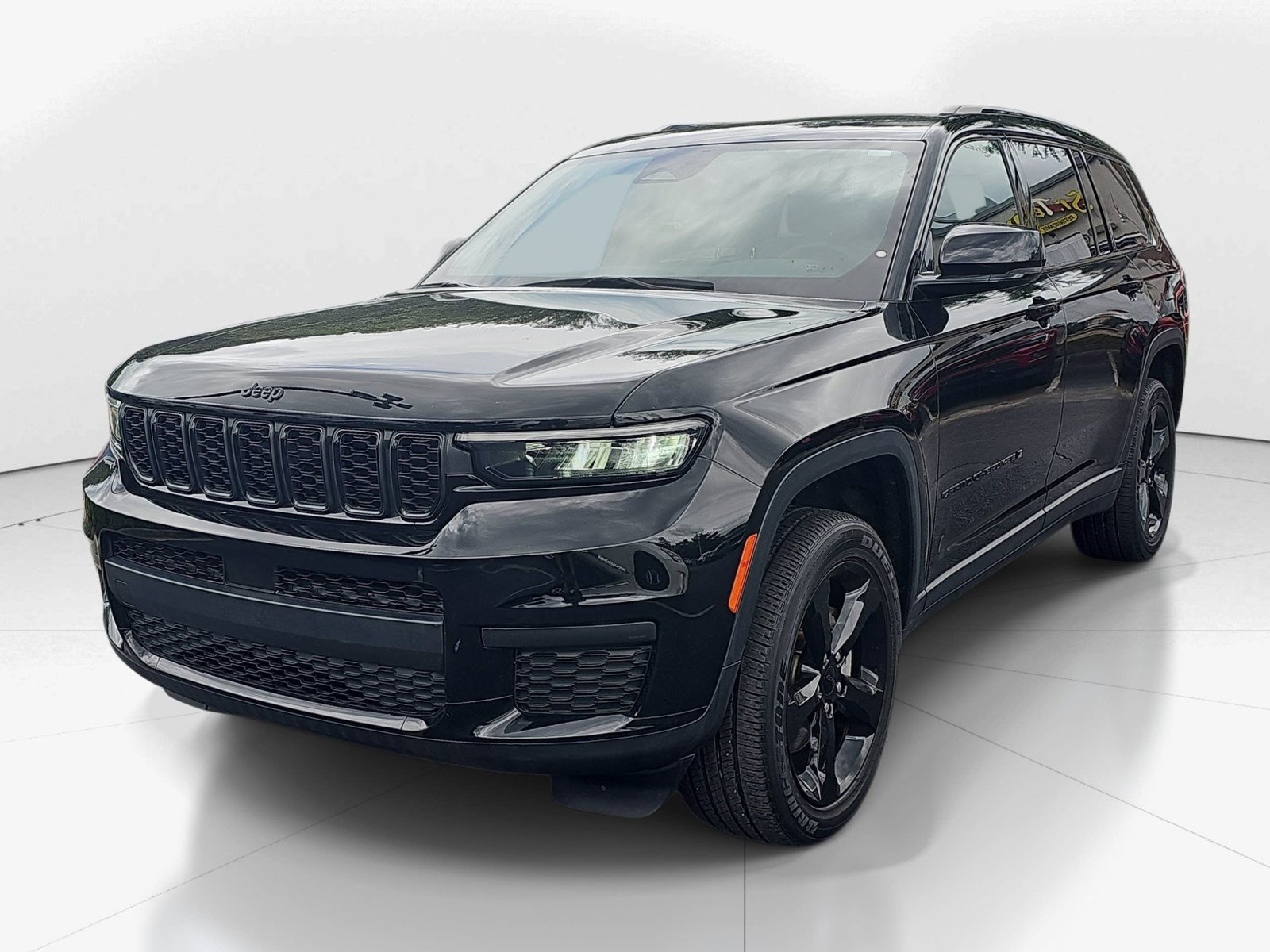 Used 2023 Jeep Grand Cherokee L Laredo RWD image 7